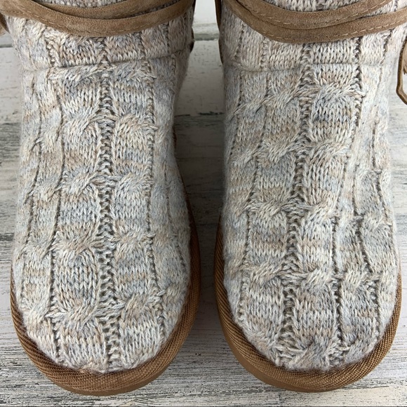 MUK LUKS Tan Grey Sweater Knit Booties Size 11 - Picture 3 of 10